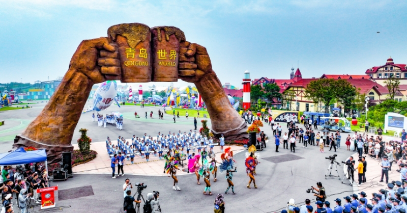 青島西海岸新區(qū)金沙灘啤酒城今日開城！